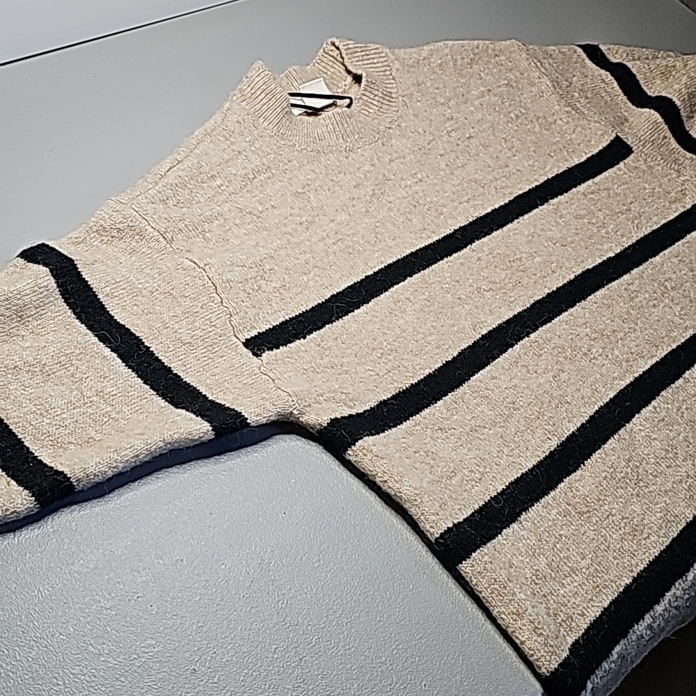 H&M XS tan and black striped sweater - Picture 5 of 7